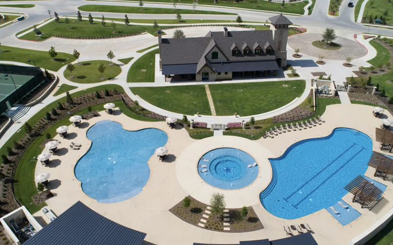 Aerial photograph of Star Trail’s community center and pool complex