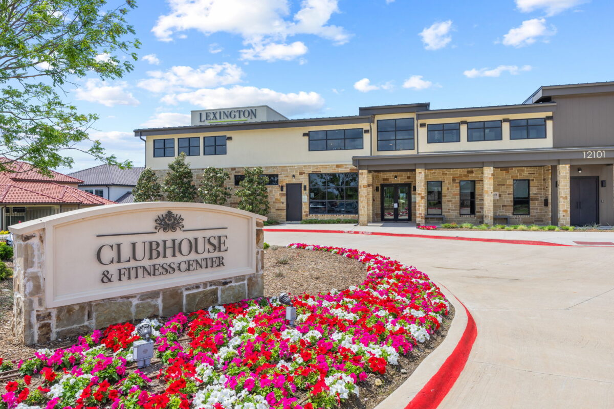 Lexington Frisco clubhouse and fitness center entrance